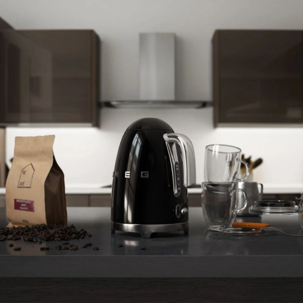 SMEG KETTLE 3000W BLACK Hajj Electronics